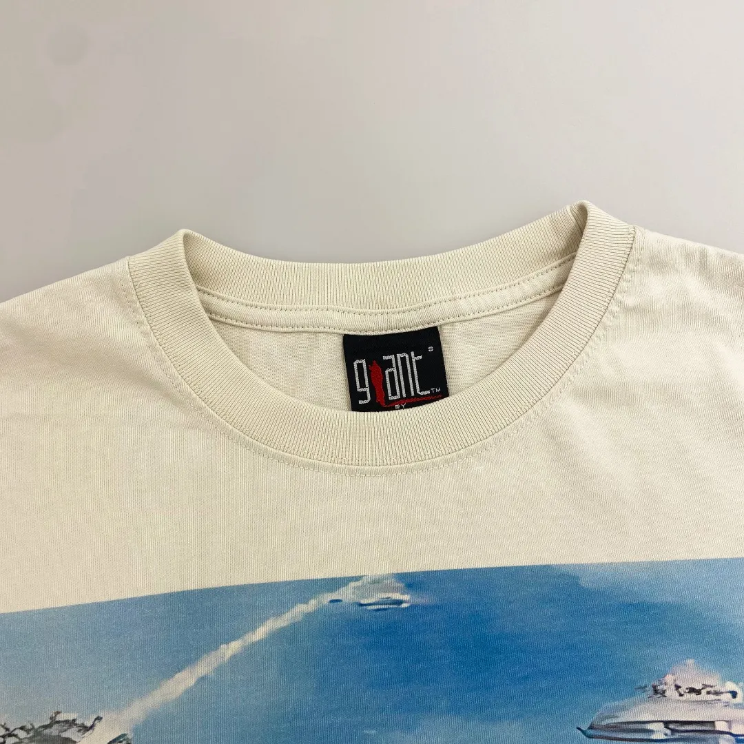 Mechao Saint Michael crisis ET printed retro Vintage loose round neck short sleeves, digital white ink direct injection, breathable fabric, three-dimensional and clear pattern. Fabric: Double yarn 240g Style number: S809 Size: S-M-L-XL Color: Off-white Price: P110